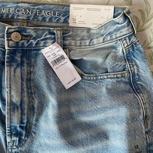 American Eagle Relaxed Mom Jean